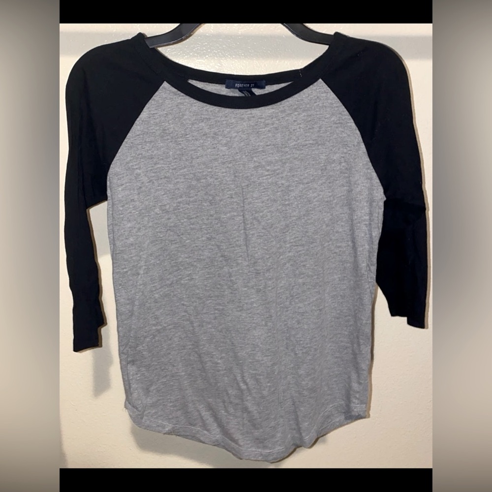 NWOT Forever 21 Black and Grey Top size M